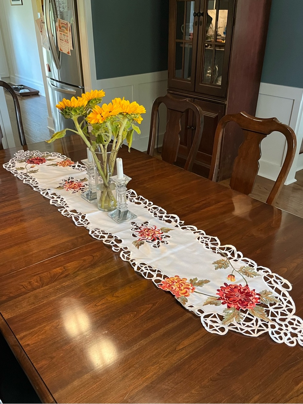 Vintage Style Embroidered Floral Table Runner – White Lace Trim